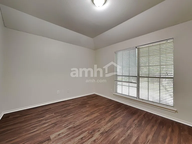 5217 Alec Dr — Photo 17