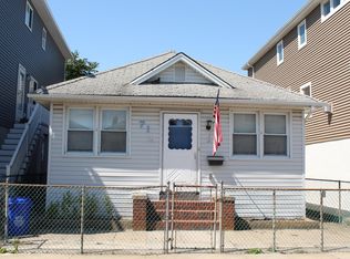71 Oregon St, Long Beach, NY 11561