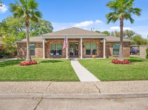 18 Colony Park Cir, Galveston, TX 77551