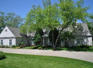 2045 Winnetka Ave, Northfield, IL 60093