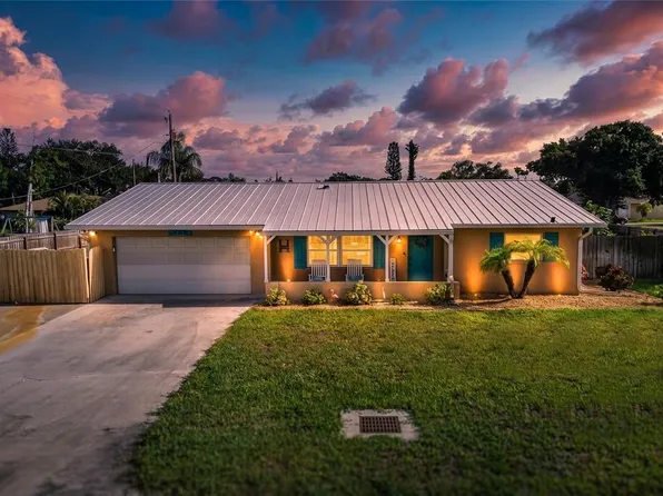 895 E Baffin Dr, Venice, FL 34293