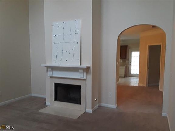 4th image of 934 Abbey Park Way