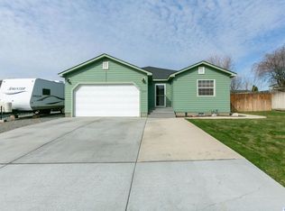 1554 12th St, Benton City, WA 99320