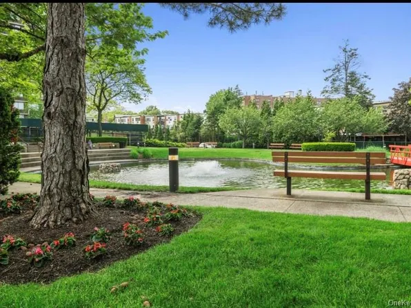 1 Bay Club Dr APT 3S, Bayside, NY 11360