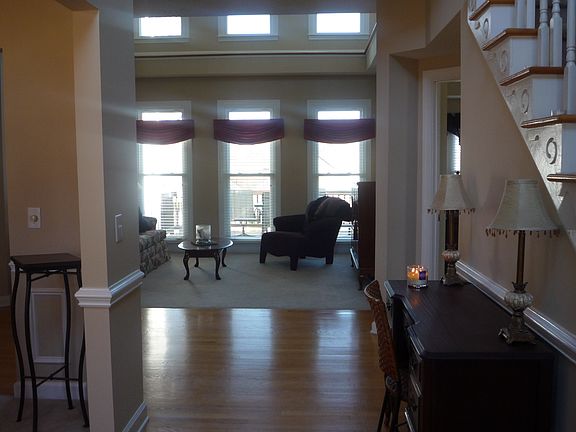 2-Story Foyer
