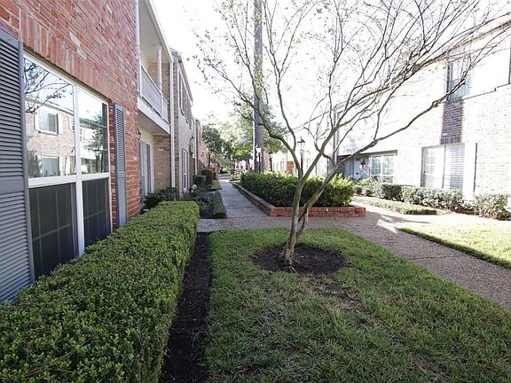 2nd image of 12643 Huntingwick Dr #176