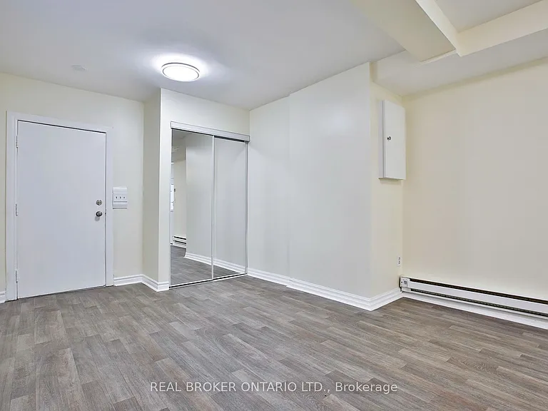 53 Maria St #5 — Photo 2