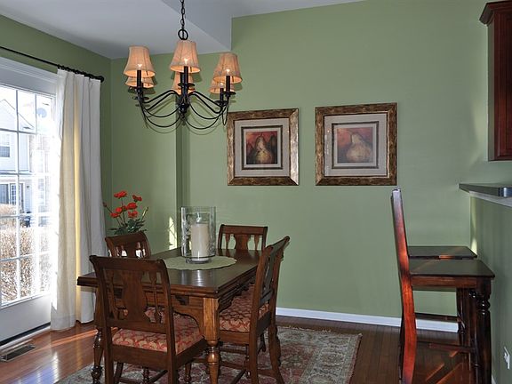 5th image of 1227 Bradley Cir