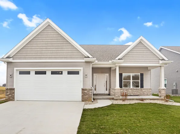 6 Forest Dr, Monticello, IL 61856