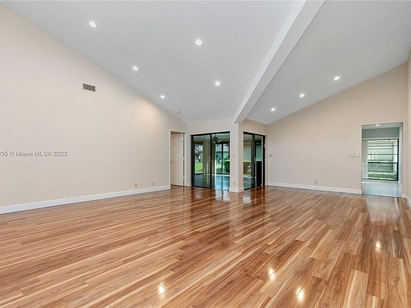 4th image of 7915 Hibiscus Way #40