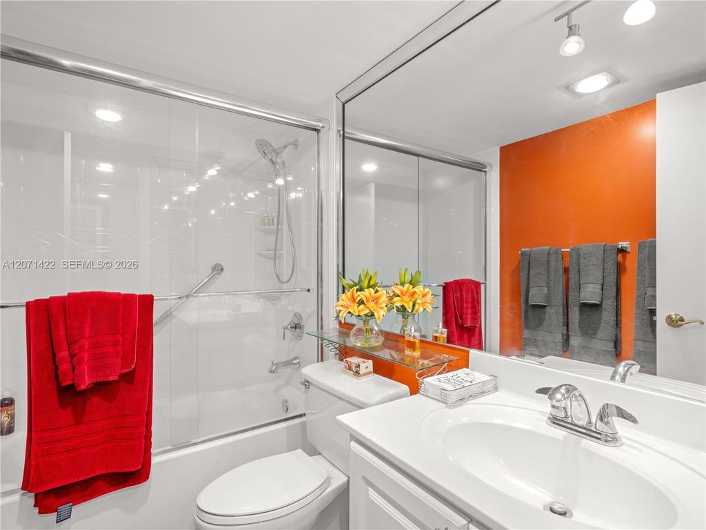 2314 S Cypress Bend Dr APT 611, photo 6