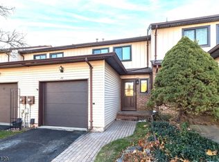 33 Saxonney Cir, Flemington, NJ 08822