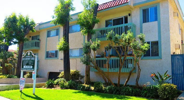 Lido Apartments - 3671 Midvale Ave — Photo 2