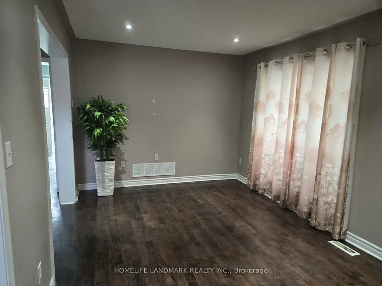 19 Wetmeadow Dr — Photo 4