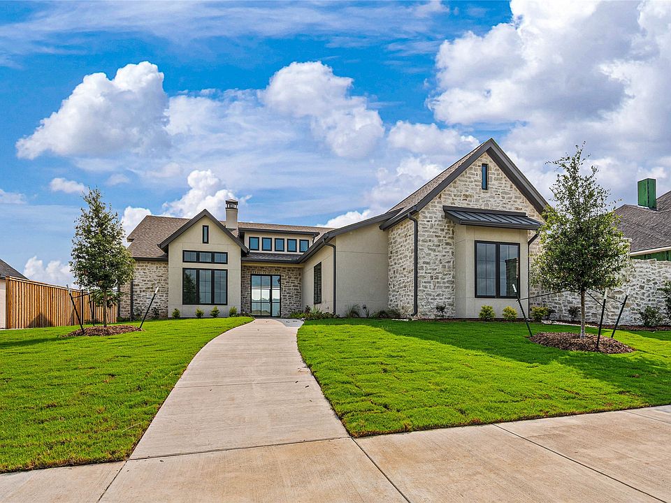 1st image of 38 Pinehurst Dr