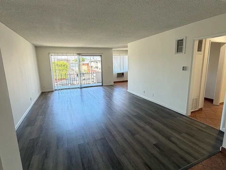 10527 Palms Blvd #202
