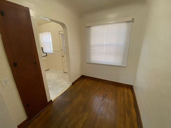 5th image of 1100-1106 Gold Ave SW #1100-6