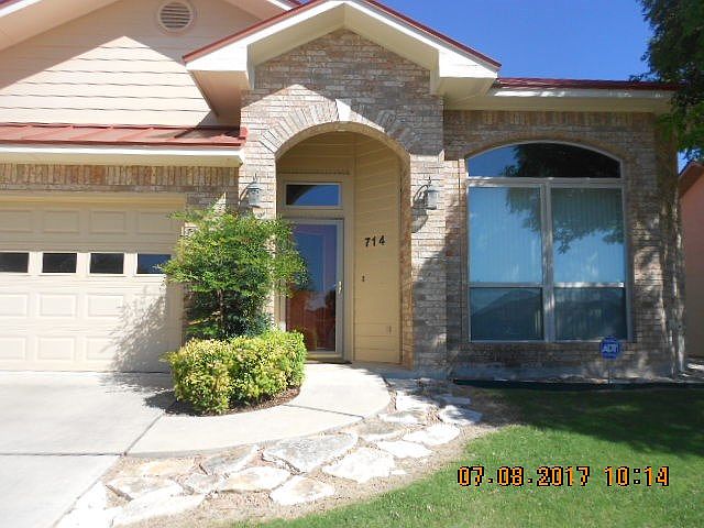 1st image of 714 Oak Valley Dr E