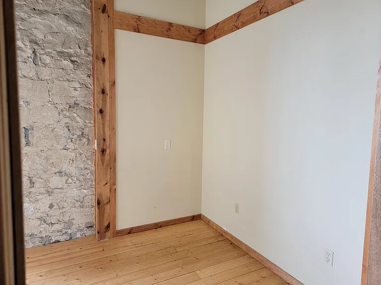 120 E Park St — Photo 10