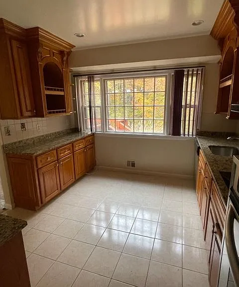 7616 Edmonston Rd — Photo 8