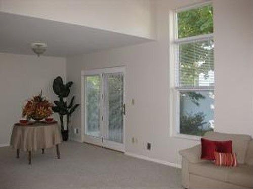 4th image of 152 Goldfinch Ln