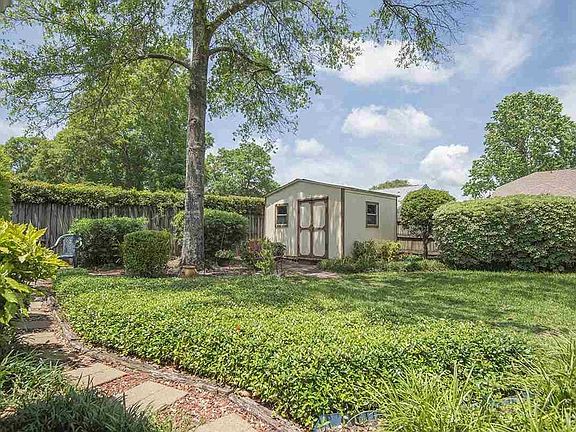 5th image of 1720 Donegal Dr