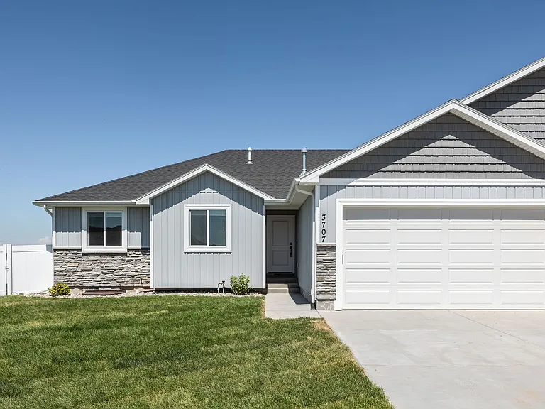 3707 Razor Cir — Photo 1