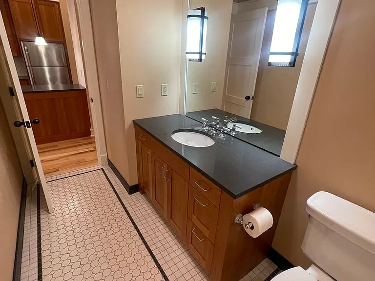 400 N Main St — Photo 13