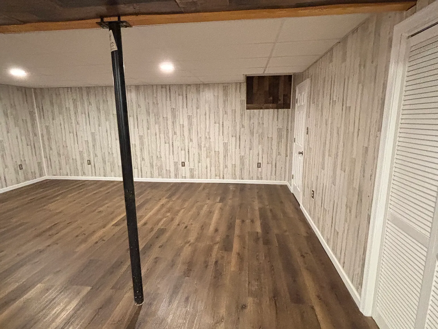 1 bed, 1000 sqft, $1,350 — Photo 4