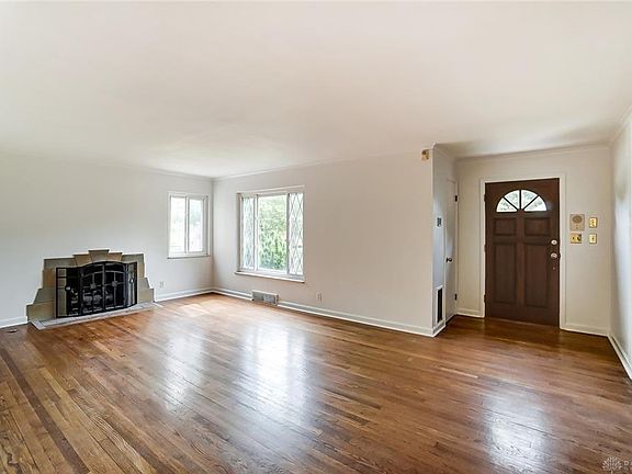 5th image of 525 N Claridge Dr