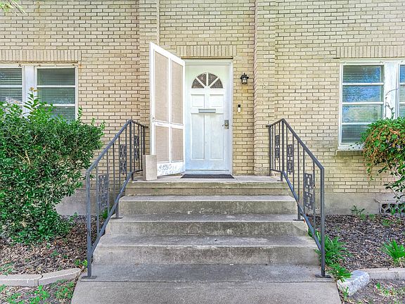 2nd image of 4404 Avenue N 1/2