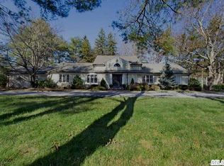 2 Meadow Rd, Old Westbury, NY 11568