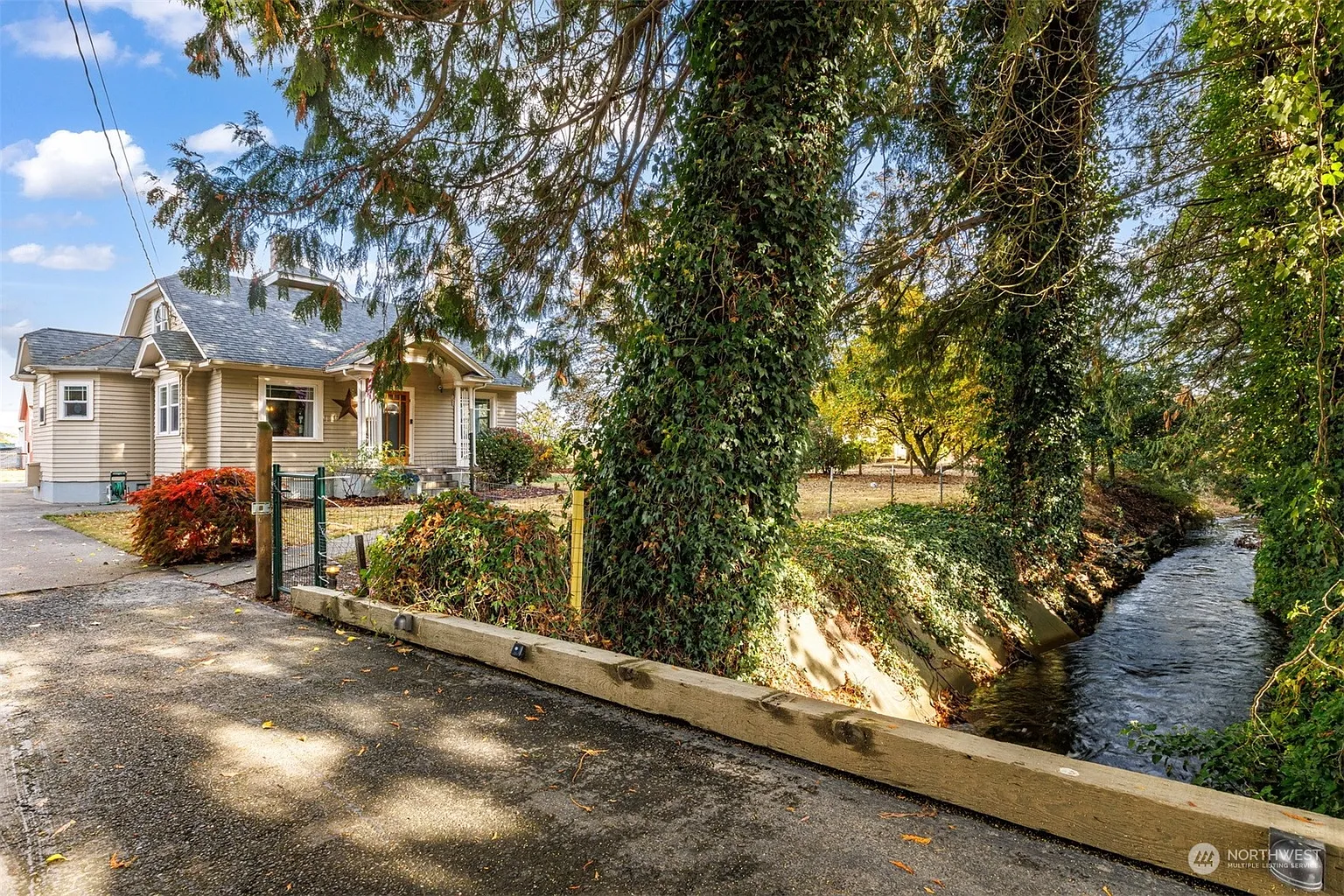 1674 Main Street photo 1