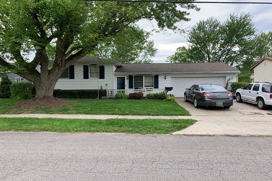 1st image of 1073 Amherst Dr