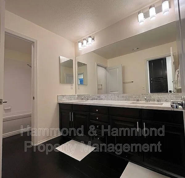 3806 Cayman Ct — Photo 17