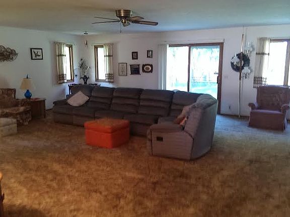2nd image of 420 S 192nd St