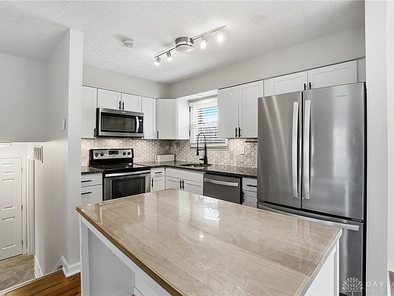 5th image of 1 Pinehurst Ct