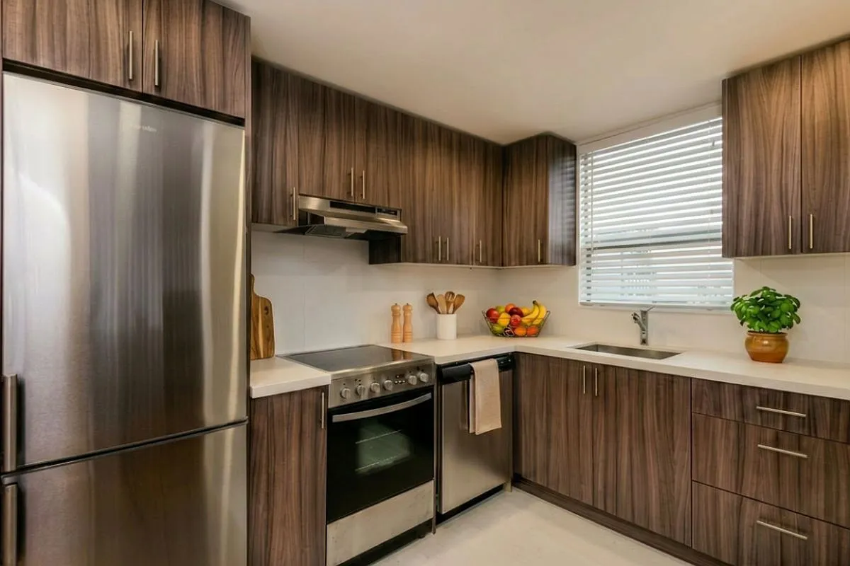 Newport Apartments — Photo 3