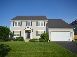 423 Bluegrass Pkwy, Oswego, IL 60543