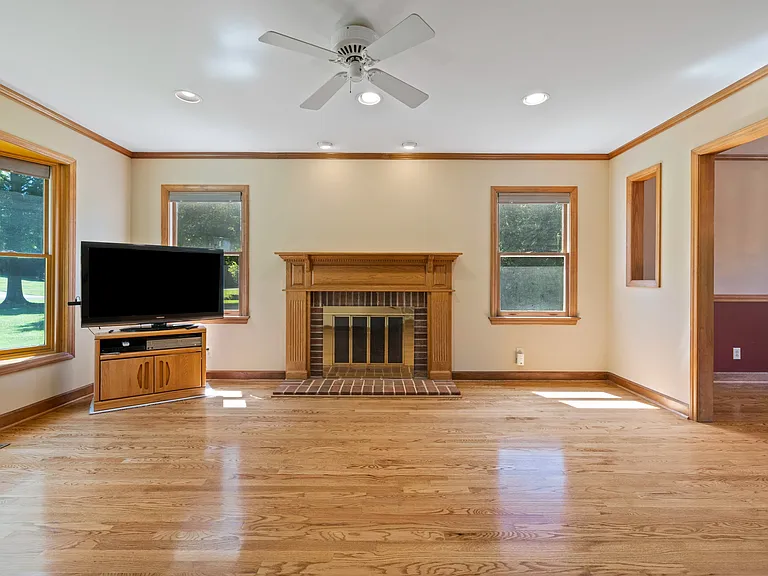 3010 Eaker Dr — Photo 12
