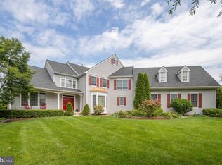 8 Sunflower Cir, Lumberton, NJ 08048