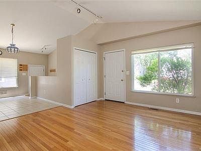 3rd image of 23106 Hazelwood Ave