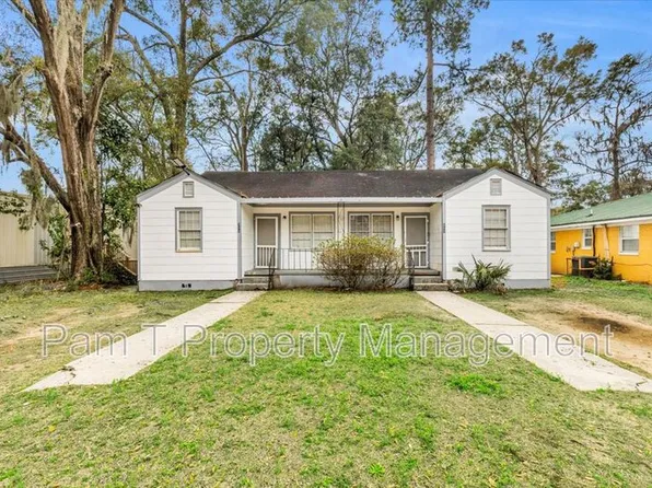 217 W 73rd St, Savannah, GA 31405