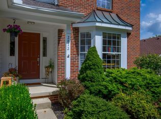 2812 Shadow Falls Ln, Columbus, OH 43231