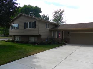 1198 Harrison St S, Shakopee, MN 55379