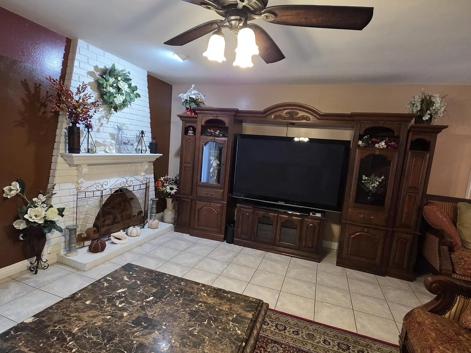 4 bed, 2020 sqft, $4,550 — Photo 4