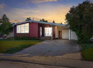 9524 W 3rd St SE, Calgary, AB T2J 0W8