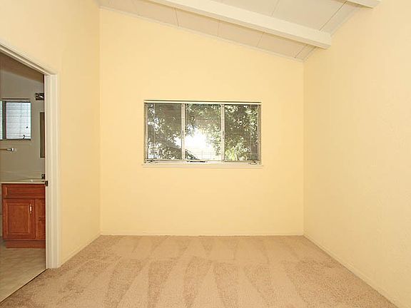 5th image of 524 Kendall Ave APT 14