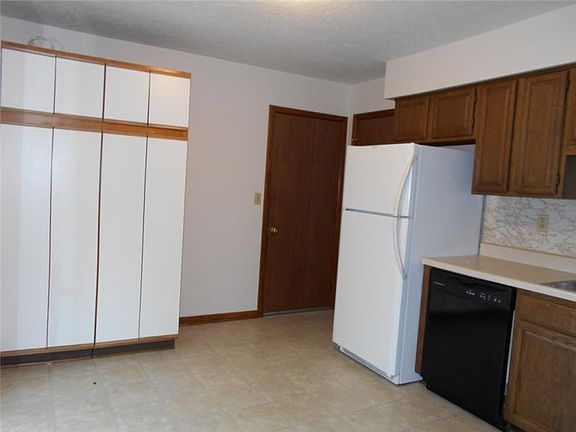 2nd image of 4575 Budd Dr