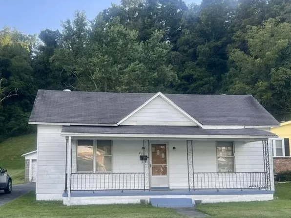 435 Lyons Ave, Tazewell, VA 24651